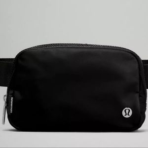 NWT lululemon Everywhere Belt Bag